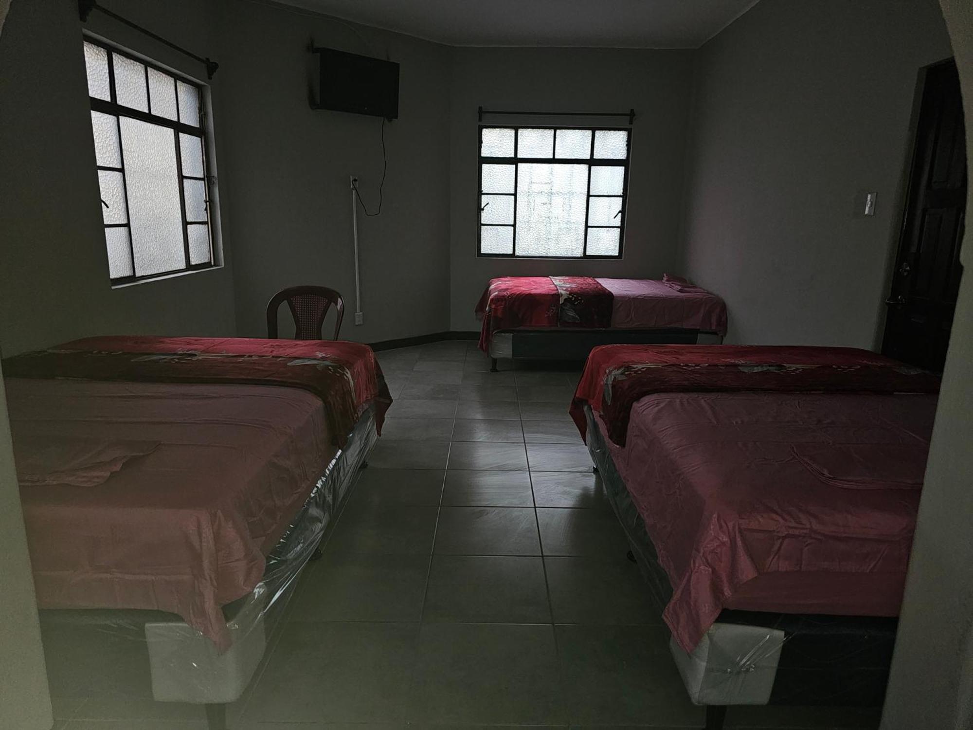 Hotel Galilea El Centro グアテマラシティ エクステリア 写真